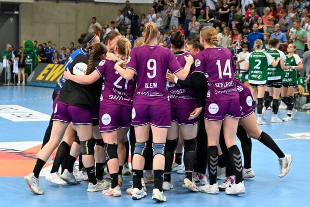 Jubelkreis TuS Metzingen VfL Oldenburg vs. TuS Metzingen, ALSCO Handball Bundesliga Frauen, Playoffs, 6. Spieltag, Saison 2025 2026, 23.05.2026, VfL Oldenburg vs. TuS Metzingen, ALSCO Handball Bundesliga Frauen, Playoffs, 6. Spieltag, Saison 2025 2026, 23.05.2026 Oldenburg Copyright: xEibner-Pressefoto RobertxGertzenx EP_RGN