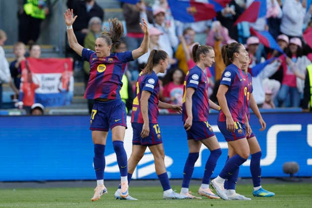 Barcelona s forward Ewa Pajor (L) celebrates after scoring her team s first goal during the Champions League final between FC Barcelona, Barca and Olympique Lyonnais at the Ullevaal Stadium in Oslo, Norway, 23 May 2026. FC Barcelona vs Olympique de Lyon !ACHTUNG: NUR REDAKTIONELLE NUTZUNG!  Copyright: xAlbertoxEstévezx GRAF9947 20260523-55020381879_1