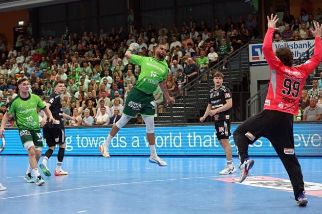 23.05.2026, xovx, Handball Daikin Handball-Bundesliga, HSG Wetzlar - HC Erlangen v.l. Josip Simic (HSG Wetzlar), Christoph Steinert (HC Erlangen), Philipp Ahouansou (HSG Wetzlar), Maxim Lochman (HC Erlangen), Tin Herceg (HC Erlangen) Wetzlar Buderus Arena Hessen Deutschland (DE)