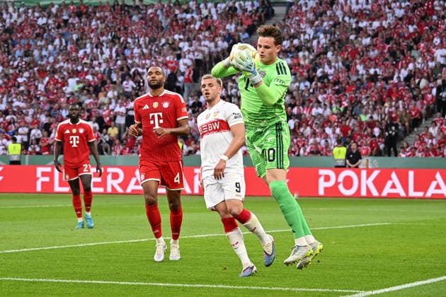 23.05.2026, xsltx, Fussball DFB Pokal Finale, FC Bayern München - VfB Stuttgart v.l. Jonathan Tah (FC Bayern Muenchen) Ermedin Demirovic (VfB Stuttgart) Jonas Urbig (FC Bayern Muenchen) (DFL DFB REGULATIONS PROHIBIT ANY USE OF PHOTOGRAPHS as IMAGE SEQUENCES and or QUASI-VIDEO) Berlin
