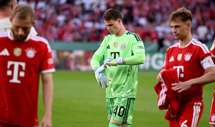 Fussball DFB Pokal Finale 2025 2026 in Berlin FC Bayern Muenchen - VfB Stuttgart 23.05.2026 Torwart Jonas Urbig (FC Bayern Muenchen)