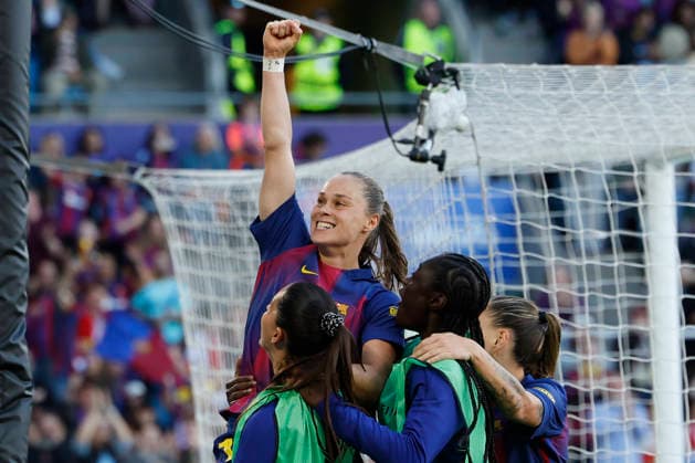 Barcelona s forward Ewa Pajor (L) celebrates after scoring her team s second goal during the Champions League final between FC Barcelona, Barca and Olympique Lyonnais at the Ullevaal Stadium in Oslo, Norway, 23 May 2026. FC Barcelona vs Olympique de Lyon !ACHTUNG: NUR REDAKTIONELLE NUTZUNG!  Copyright: xAlbertoxEstévezx GRAF9974 20260523-55020382063_1