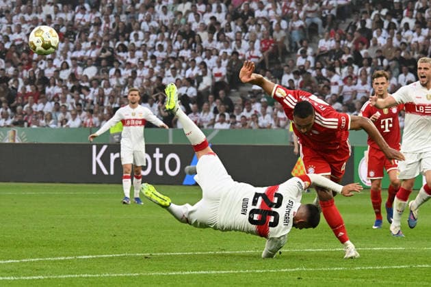 23.05.2026, xsltx, Fussball DFB Pokal Finale, FC Bayern München - VfB Stuttgart v.l. Deniz Undav (VfB Stuttgart) Jonathan Tah (FC Bayern Muenchen) Zweikampf, Aktion, action, battle for the ball (DFL DFB REGULATIONS PROHIBIT ANY USE OF PHOTOGRAPHS as IMAGE SEQUENCES and or QUASI-VIDEO) Berlin