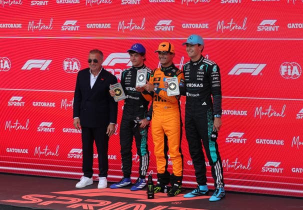 23.05.2026, Circuit Gilles-Villeneuve, Montreal, FORMULA 1 LENOVO GRAND PRIX DU CANADA 2026 , im Bild Sieger George Russell (GBR), Mercedes-AMG Petronas Formula One Team, 2.Platz für Lando Norris (GBR), McLaren Mastercard F1 Team, 3.Platz für Andrea Kimi Antonelli (ITA), Jean Alesi (Photo by Mark Urquhart Hasan Bratic DeFodi Images) -