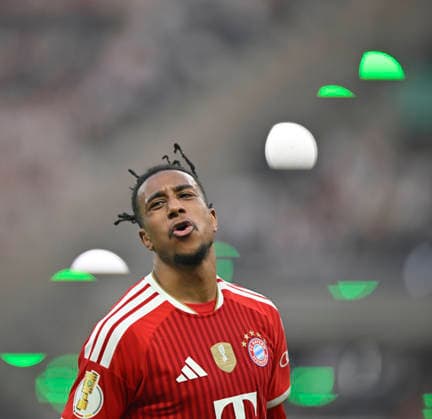 Michael Olise FC Bayern Muenchen FCB (17) Enttaeuschung enttaeuscht nach vergebener Torchance Gestik Geste 83. DFB Pokalfinale FC Bayern Muenchen FCB vs VFB Stuttgart Olympiastadion Berlin 23.05.2026 DFL REGULATIONS PROHIBIT ANY USE OF PHOTOGRAPHS AS IMAGE SEQUENCES AND OR QUASI-VIDEO 83. DFB Pokalfinale FC Bayern Muenchen FCB vs VFB Stuttgart