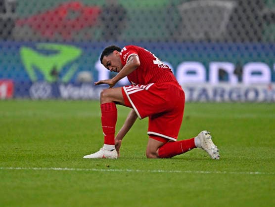 23.05.2026, Fussball DFB-Pokal 2025 2026, Finale, FC Bayern München - VfB Stuttgart, im Olympiastadion Berlin. Jamal Musiala (Bayern München) am Boden