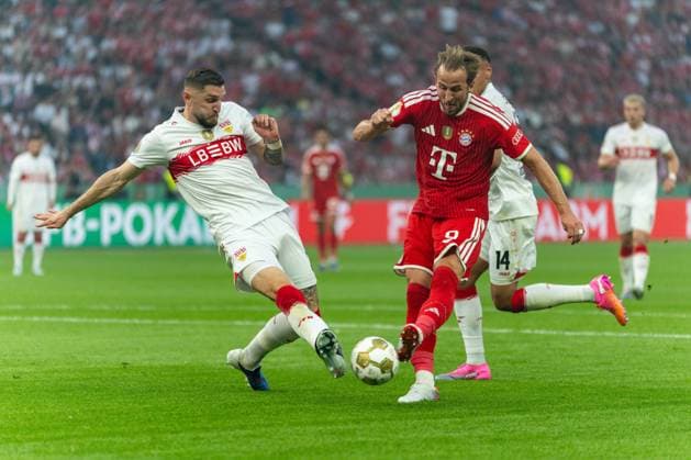 Harry Kane (FC Bayern Muenchen, 9) Torschuss Torchance, Jeff Chabot (VfB Stuttgart, 24), GER, FC Bayern Muenchen vs. VfB Stuttgart, Fussball, Herren, DFB-Pokal, Finale, Spielzeit 2025 2026, 23.05.2026 DFL REGULATIONS PROHIBIT ANY USE OF PHOTOGRAPHS AS IMAGE SEQUENCES AND OR QUASI-VIDEO GER, FC Bayern Muenchen vs. VfB Stuttgart, Fussball, Herren, DFB-Pokal, Finale, Spielzeit 2025 2026, 23.05.2026 Berlin Copyright: xEibner-Pressefoto MaxxVincenx EP_MVN