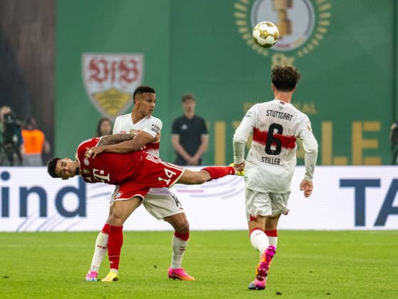 v. li. im Zweikampf Luis Diaz (FC Bayern Muenchen, 14), Luca Jaquez (VfB Stuttgart, 14) GER, FC Bayern Muenchen vs. VfB Stuttgart, Fussball, Herren, DFB-Pokal, Finale, Spielzeit 2025 2026, 23.05.2026, DFL DFB REGULATIONS PROHIBIT ANY USE OF PHOTOGRAPHS AS IMAGE SEQUENCES AND OR QUASI-VIDEO, GER, FC Bayern Muenchen vs. VfB Stuttgart, Fussball, Herren, DFB-Pokal, Finale, Spielzeit 2025 2026, 23.05.2026 Berlin Copyright: xEibner-Pressefoto WolfgangxFrankx EP_WFK