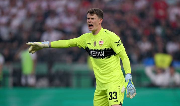 Fussball DFB Pokal Finale 2025 2026 in Berlin FC Bayern Muenchen - VfB Stuttgart 23.05.2026 Torwart Alexander Nuebel (VfB Stuttgart)