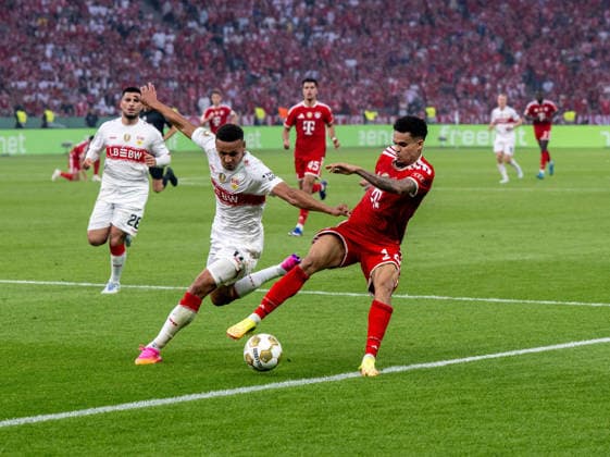 Fußball, Herren, Saison 2025 2026, 83. DFB-Pokal-Finale, FC Bayern München - VfB Stuttgart, v.l. Luca Jaquez (Stuttgart), Luis Diaz (Bayern München), 23.05. 2026, Copyright: xMatthiasxKochx