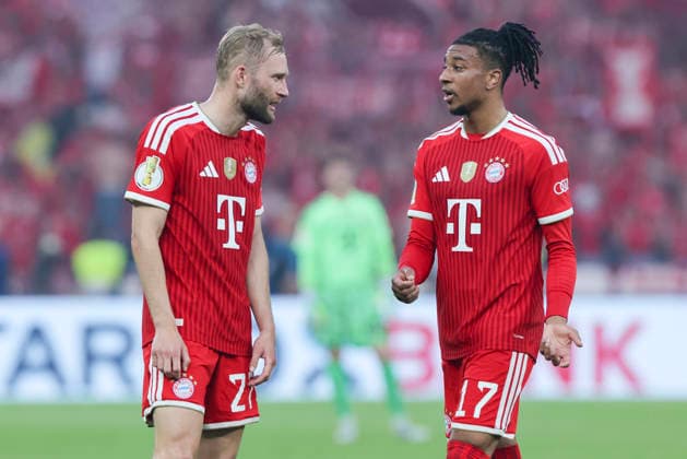 Konrad Laimer (FC Bayern Muenchen) und Michael Olise (FC Bayern Muenchen) unterhalten sich, DFB Cup Final 2026, FC Bayern München v VfB Stuttgart, Olympiastadion am 23. May 2026 in Berlin, Deutschland. (Foto von Marco Steinbrenner DeFodi Images) Konrad Laimer (FC Bayern Muenchen) und Michael Olise (FC Bayern Muenchen) talk together, DFB Cup Final 2026, FC Bayern München v VfB Stuttgart, Olympiastadion, May 23, 2026 in Berlin, Germany. (Photo by Marco Steinbrenner DeFodi Images) -