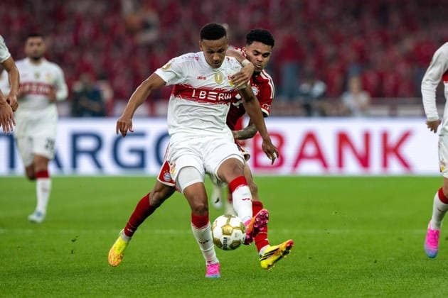 Luca Jaquez (VfB Stuttgart) im Zweikampf mit Luis Diaz (FC Bayern Muenchen). xettx, Deutschland, Berlin, 23.05.2026, Fussball, DFB-Pokal: FC Bayern Muenchen vs VfB Stuttgart, Saison 2025 2026, Finale, Olympiastadion DFL DFB REGULATIONS PROHIBIT ANY USE OF PHOTOGRAPHS AS IMAGE SEQUENCES AND OR QUASI-VIDEO.
