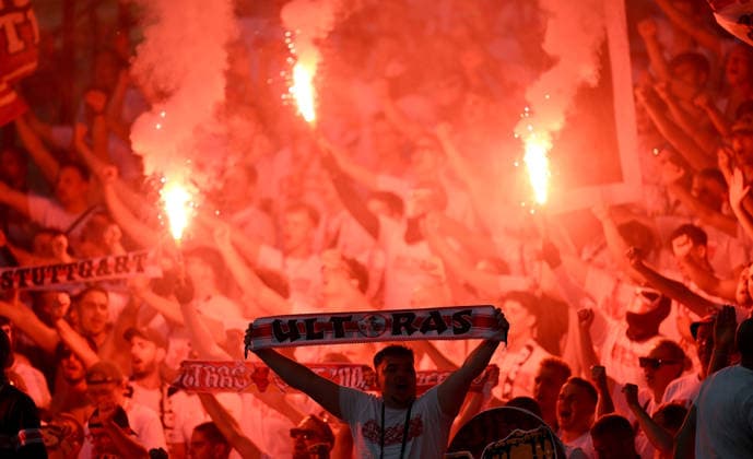 Fussball DFB Pokal Finale 2025 2026 in Berlin FC Bayern Muenchen - VfB Stuttgart 23.05.2026 VfB Stuttgart Fans , ULTRAS mit Bengalischem Feuer, Phyro,