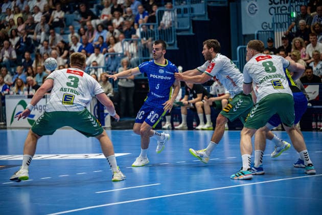 Daikin Handball Bundesliga, VfL Gummersbach - GWD Minden, 23.05.2026 Daniel Astrup Pedersen (GWD Minden 3), MiloÅ¡ VujoviÄ‡ (VfL Gummersbach, 6), Karolis Antanavicius (GWD Minden 8), ; Daikin Handball Bundesliga, VfL Gummersbach - GWD Minden, 23.05.2026 Copyright: xBEAUTIFULxSPORTS Erlhofx