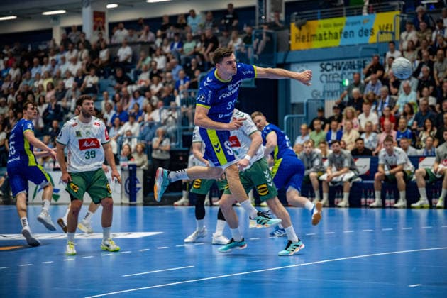 Sport Bilder des Tages Daikin Handball Bundesliga, VfL Gummersbach - GWD Minden, 23.05.2026 Miro Schluroff (VfL Gummersbach, 15), Malte Donker (GWD Minden 39), Kay Smits (VfL Gummersbach, 31), Daikin Handball Bundesliga, VfL Gummersbach - GWD Minden, 23.05.2026 Copyright: xBEAUTIFULxSPORTS Erlhofx