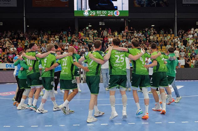 23.05.2026, xovx, Handball Daikin Handball-Bundesliga, HSG Wetzlar - HC Erlangen Die Spieler der HSG Wetzlar bejubeln den 29:26 Sieg gegen den HC Erlangen Wetzlar Buderus Arena Hessen Deutschland (DE)