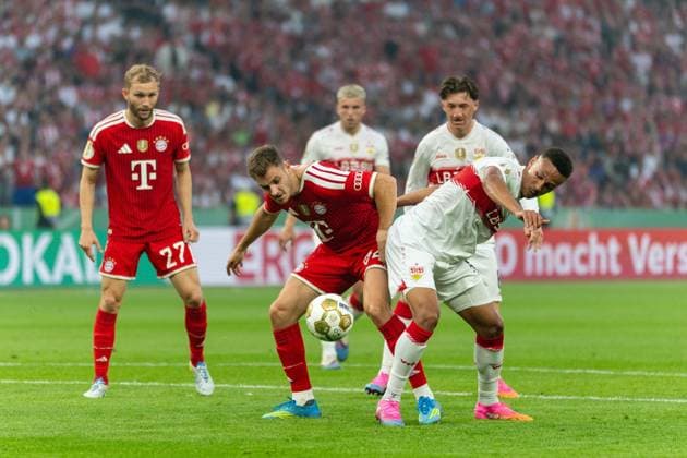Luca Jaquez (VfB Stuttgart, 14) im Zweikampf mit Josip Stanisic (FC Bayern Muenchen, 44), GER, FC Bayern Muenchen vs. VfB Stuttgart, Fussball, Herren, DFB-Pokal, Finale, Spielzeit 2025 2026, 23.05.2026 DFL REGULATIONS PROHIBIT ANY USE OF PHOTOGRAPHS AS IMAGE SEQUENCES AND OR QUASI-VIDEO GER, FC Bayern Muenchen vs. VfB Stuttgart, Fussball, Herren, DFB-Pokal, Finale, Spielzeit 2025 2026, 23.05.2026 Berlin Copyright: xEibner-Pressefoto MaxxVincenx EP_MVN