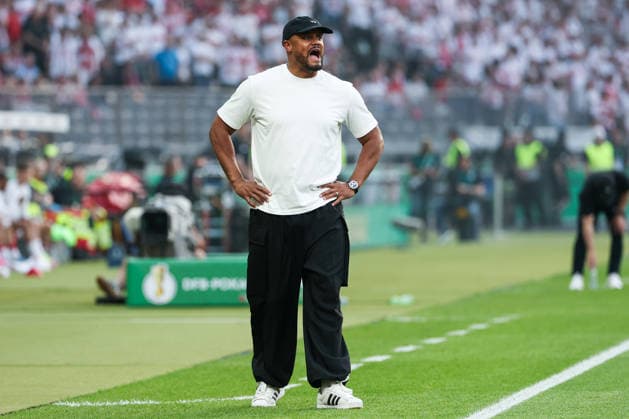 DFB Pokalfinale - FC Bayern München - VfB Stuttgart am 23.05.2026 im Olympiastadion in Berlin Trainer Vincent Kompany (Muenchen) reagiert an der Seitelinie.