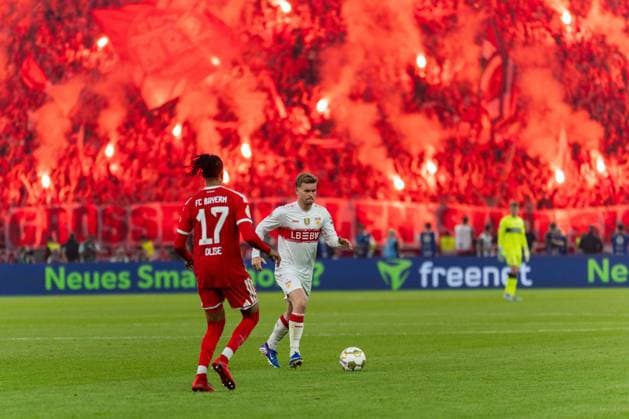 Maximilian Mittelstaedt (VfB Stuttgart, 07) im Dribbling, Michael Olise (FC Bayern Muenchen, 17), GER, FC Bayern Muenchen vs. VfB Stuttgart, Fussball, Herren, DFB-Pokal, Finale, Spielzeit 2025 2026, 23.05.2026 DFL REGULATIONS PROHIBIT ANY USE OF PHOTOGRAPHS AS IMAGE SEQUENCES AND OR QUASI-VIDEO GER, FC Bayern Muenchen vs. VfB Stuttgart, Fussball, Herren, DFB-Pokal, Finale, Spielzeit 2025 2026, 23.05.2026 Berlin Copyright: xEibner-Pressefoto MaxxVincenx EP_MVN