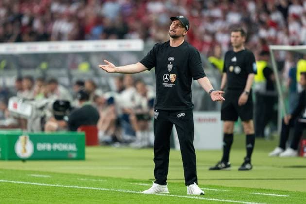 Sebastian Hoeness (VfB Stuttgart, Trainer) enttaeuscht Enttaeuschung, GER, FC Bayern Muenchen vs. VfB Stuttgart, Fussball, Herren, DFB-Pokal, Finale, Spielzeit 2025 2026, 23.05.2026 DFL REGULATIONS PROHIBIT ANY USE OF PHOTOGRAPHS AS IMAGE SEQUENCES AND OR QUASI-VIDEO GER, FC Bayern Muenchen vs. VfB Stuttgart, Fussball, Herren, DFB-Pokal, Finale, Spielzeit 2025 2026, 23.05.2026 Berlin Copyright: xEibner-Pressefoto MaxxVincenx EP_MVN