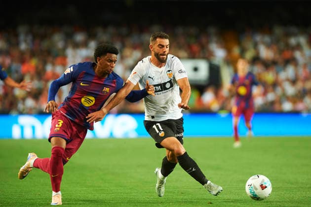 Alejandro Balde FC Barcelona, Barca and Luis Rioja (Valencia CF) during the LaLiga EA Sports match between Valencia CF and FC Barcelona at Estadio de Mestalla on May 23, 2026 in Valencia, Spain. (Photo by Maria Jose Segovia DeFodi Images) -