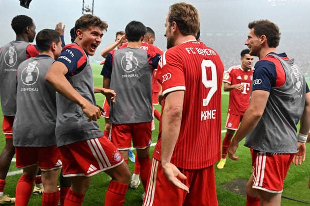 23.05.2026, xsltx, Fussball DFB Pokal Finale, FC Bayern München - VfB Stuttgart v.l. Torjubel nach dem Tor zum celebrating the goal celebrate 2:0 durch Harry Kane (FC Bayern Muenchen) (DFL DFB REGULATIONS PROHIBIT ANY USE OF PHOTOGRAPHS as IMAGE SEQUENCES and or QUASI-VIDEO) Berlin