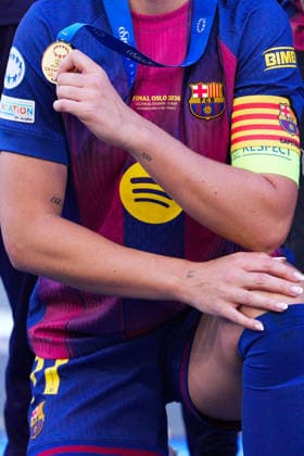 OSLO, NORWAY - 23 MAY 2026: Alexia Putellas of FC Barcelona, Barca Femenni holds her winners medal, as they are crowned queens of Europe after winning the 2026 UEFA Women s Champions League Final match between FC Barcelona Femeni and OL Lyonnes at Ullevaal Stadion on May 23, 2026 in Oslo, Norway.  Copyright: xAlexandraxFechetex xSPPx Sportspressphoto_152808
