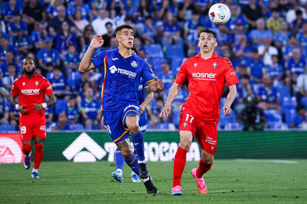 Getafe vs. Osasuna, on the 38th matchday of the 2025 26 Spanish First Division May 23, 2026, Getafe, Madrid, Spain: Budirmir fights for the ball against Romero during the Spanish championship LaLiga football match between Getafe and Osasuna on 23 May 2026 at Estadio El Coliseum in Getafe, Madrid, Spain. Madrid Madrid Spain Copyright: xAlejandroxMatiasx