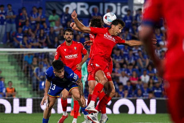Getafe vs. Osasuna, on the 38th matchday of the 2025 26 Spanish First Division May 23, 2026, Getafe, Madrid, Spain: Torro gets the ball on the air during the Spanish championship LaLiga football match between Getafe and Osasuna on 23 May 2026 at Estadio El Coliseum in Getafe, Madrid, Spain. Madrid Madrid Spain Copyright: xAlejandroxMatiasx