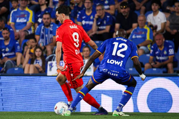 Getafe vs. Osasuna, on the 38th matchday of the 2025 26 Spanish First Division May 23, 2026, Getafe, Madrid, Spain: Raul is defended by Nyom during the Spanish championship LaLiga football match between Getafe and Osasuna on 23 May 2026 at Estadio El Coliseum in Getafe, Madrid, Spain. Madrid Madrid Spain Copyright: xAlejandroxMatiasx
