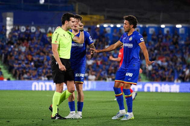 Getafe vs. Osasuna, on the 38th matchday of the 2025 26 Spanish First Division May 23, 2026, Getafe, Madrid, Spain: Luis Milla alegates to the referee during the Spanish championship LaLiga football match between Getafe and Osasuna on 23 May 2026 at Estadio El Coliseum in Getafe, Madrid, Spain. Madrid Madrid Spain Copyright: xAlejandroxMatiasx