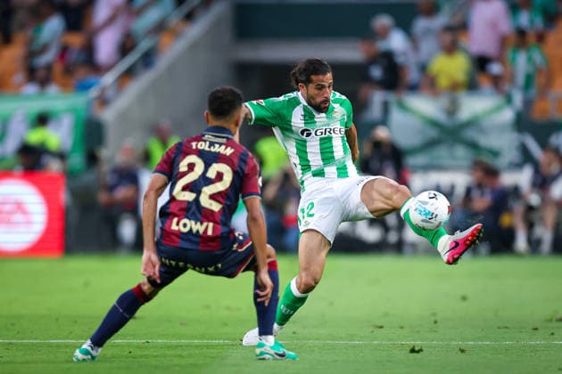 ESP: LaLiga EA Sports Real Betis v Levante UD; Ricardo Ivan Rodriguez Araya of Real Betis controls the ball during LaLiga EA Sports, between Real Betis v Levante UD played at La Cartuja Stadium, Sevilla on May 23rd, 2026 in Spain; Sevilla Spain Futbol Copyright: xRafaelxRomanx xAgenciaxLOFx
