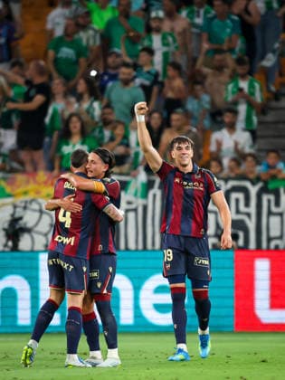 ESP: LaLiga EA Sports Real Betis v Levante UD; Carlos Espi of Levante scores goal (1-1) an celebrates his goal to Levante during LaLiga EA Sports, between Real Betis v Levante UD played at La Cartuja Stadium, Sevilla on May 23rd, 2026 in Spain; Sevilla Spain Futbol Copyright: xRafaelxRomanx xAgenciaxLOFx