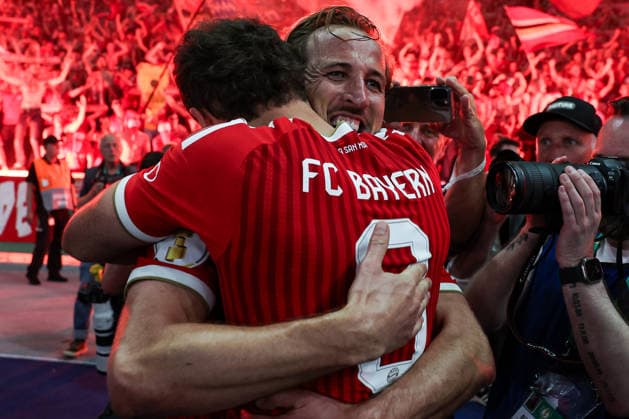 DFB Pokalfinale - FC Bayern München - VfB Stuttgart am 23.05.2026 im Olympiastadion in Berlin Jubel, Torjubel, Torschuetze, Torschütze Harry Kane (Muenchen 9) jubelt nach seinem Tor zum 3:0 mit Leon Goretzka (Muenchen 8).