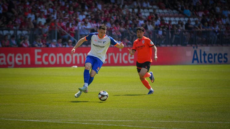 Fußball, Herren, Saison 2025 2026, Landespokal Brandenburg, Finale, Finaltag der Amateure, FC Energie Cottbus vs. VfB 1921 Krieschow, Samstag 23.05.2026, LEAG Energie Stadion Cottbus, Im Bild: Tobias Gerstmann (l. Krieschow) und Can Moustfa (r. Energie) Brandenburg Deutschland
