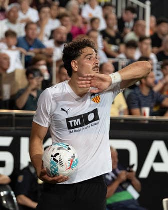 ESP: LaLiga EA Sports Valencia CF v Barcelona; Filip Ugrinic of Valencia during LaLiga EA Sports, between Valencia CF v Barcelona played at Mestalla Stadium, Sevilla on May 23th, 2026 in Spain; Valencia Spain Futbol Copyright: xAgenciaxLOFx