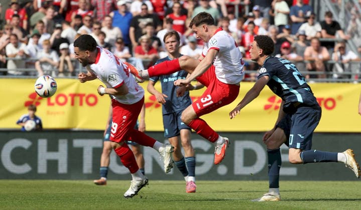 23.05.2026, xfsx, Herren, Fussball, Saison 2025 2026, BFV Verbandspokal, Finale: FC Wuerzburger Kickers - TSV 1860 Muenchen v.li.: Dion Berisha (FC Wuerzburger Kickers), Xaver Kiefersauer (TSV 1860 Muenchen), Tim Kraus (FC Wuerzburger Kickers), Samuel Althaus (TSV 1860 Muenchen) Wuerzburg AKON ARENA Bayern Deutschland