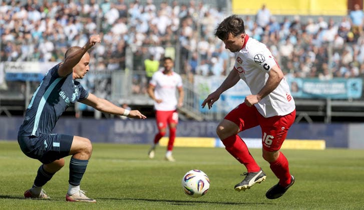 23.05.2026, xfsx, Herren, Fussball, Saison 2025 2026, BFV Verbandspokal, Finale: FC Wuerzburger Kickers - TSV 1860 Muenchen v.li.: Marvin Rittmueller (TSV 1860 Muenchen), Peter Kurzweg (FC Wuerzburger Kickers) Wuerzburg AKON ARENA Bayern Deutschland