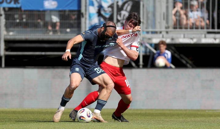 23.05.2026, xfsx, Herren, Fussball, Saison 2025 2026, BFV Verbandspokal, Finale: FC Wuerzburger Kickers - TSV 1860 Muenchen v.li.: Sigurd Haugen (TSV 1860 Muenchen), Peter Kurzweg (FC Wuerzburger Kickers) Wuerzburg AKON ARENA Bayern Deutschland