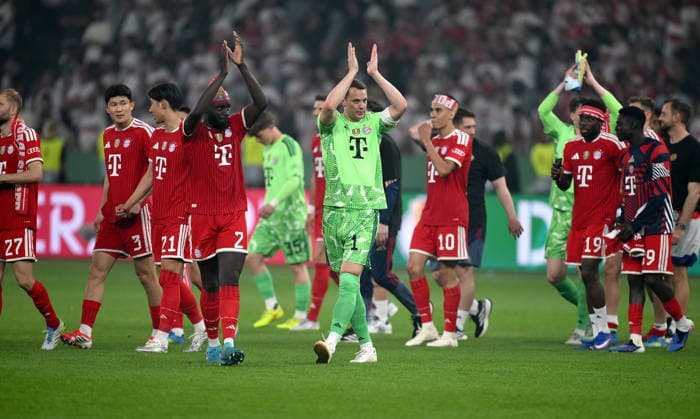 Fussball DFB Pokal Finale 2025 2026 in Berlin FC Bayern Muenchen - VfB Stuttgart 23.05.2026 Sieger FC Bayern Muenchen jubelt nach dem Sieg v. li., Dayot Upamecano mit Torwart Manuel Neuer