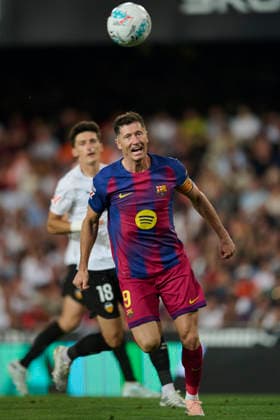 Valencia CF v FC Barcelona, Barca - LaLiga EA Sports VALENCIA, SPAIN - MAY 23: Robert Lewandowski of FC Barcelona reacts during to the LaLiga EA Sports match between Valencia CF and FC Barcelona at Estadio Mestalla on May 23, 2026 in Valencia, Spain. (Photo by Francisco Macia Photo Players Images Magara Press) Valencia Estadio Mestalla Spain Copyright: xFranciscoxMaciax