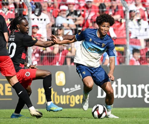 23.05.2026, xophax, Fussball , Verbandspokal Finale Bitburger Pokal 2025 2026 : SC Fortuna Köln gegen Viktoria Köln . v.l.n.r Yannick Aime Tonye ( Viktoria Köln ) , Neo Telle ( SC Fortuna Köln ) Koeln