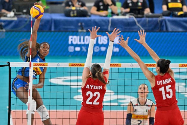VOLLEYball - Friendly - AIA Aequilibrium Cup Women Elite - Italy vs. Turkiye Photo by IPA ABACAPRESS.COM85010686 - Merit Chinenyenwa Adigwe (Italy) - Ilkin Aydin (Turkiye) - Eleonora Fersino (Italy) - Deniz Uyanik (Turkiye) during AIA Aequilibrium Cup Women Elite - Italy vs Turkiye, Volleyball Test Match in Genoa, Italy, May 23 2026 Genoa Italy  Copyright: xIPAxSport ABACAx