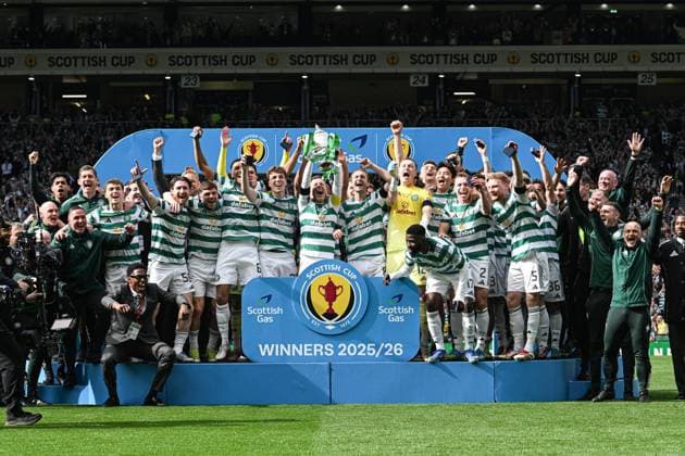 Celtic v Dunfermline Athletic Scottish Gas Men s Scottish Cup Team of Celtic lift the Scottish Gas Men s Scottish Cup Trophy during the Scottish Gas Men s Scottish Cup Final between Celtic and Dunfermline Athletic at Barclays Hampden, Glasgow 23 05 2026 UK Newspapers OUT Copyright: xJamiexJohnstonx FIL-23466-0349