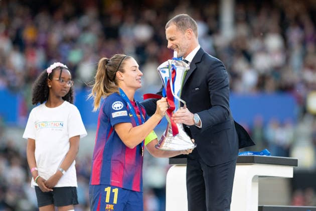 RECORD DATE NOT STATED 23rd May 2026; Ullevaal Stadion, Oslo, Norway; UEFA Womens Champions League Final Football, FC Barcelona, Barca versus OL Lyonnes; Alexia Putellas (11) of Barcelona gets the trophy from Ceferino AdelinaxCobos