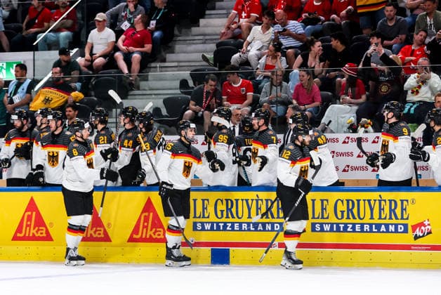 Ice hockey, Eishockey - IIHF WC 2026 ZURICH,SWITZERLAND,23.MAY.26 - ICE HOCKEY - IIHF Ice Hockey World Championship, WM, Weltmeisterschaft 2026, group stage, Austria vs Germany. Image shows the rejoicing of Germany.  GEPAxpictures xMaticxKlansek