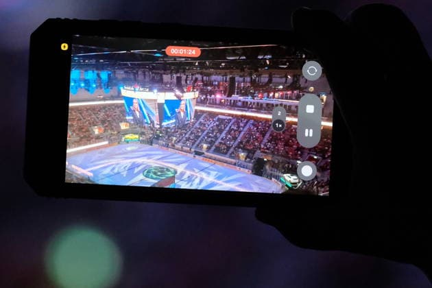 IIHF - World Championship, WM, Weltmeisterschaft - Austria vs Germany - fans with smartphone Zurich Swiss Life Arena Zürich Schweiz Copyright: xSergioxBrunettix