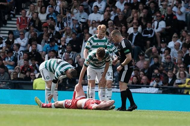 UK: Celtic v Dunfermline, Scottish Cup Final at Barclays Hampden, Glasgow, Scotland on 23 May 2026: Pictured: Celtic players show concern for Chris Kane (Dunfermline Athletic) Glasgow Barclays Hampden Scotland Copyright: xAlexxToddx