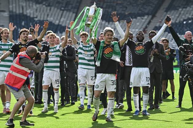 Celtic v Dunfermline Athletic Scottish Gas Men s Scottish Cup Daizen Maeda of Celtic lifts the Scottish Gas Men s Scottish Cup Trophy during the Scottish Gas Men s Scottish Cup Final between Celtic and Dunfermline Athletic at Barclays Hampden, Glasgow 23 05 2026 UK Newspapers OUT Copyright: xJamiexJohnstonx FIL-23466-0376