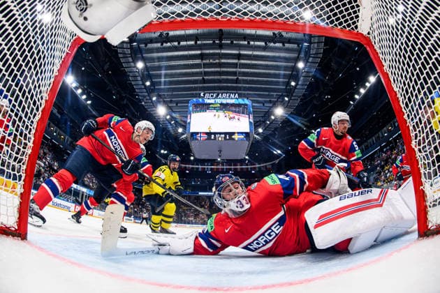 260523 goaltender Henrik Haukeland of Norway during the 2026 IIHF Ice hockey, Eishockey World Championship, WM, Weltmeisterschaft match between Norway and Sweden on May 23, 2026 in Fribourg. Photo: Jesper Zerman BILDBYRAN kod JZ JZ0727 ishockey ice hockey ishockey-vm 2026 vm 2026 iihf world championship norge norway sverige sweden bbeng Copyright: JESPERxZERMAN BB260523JZ089